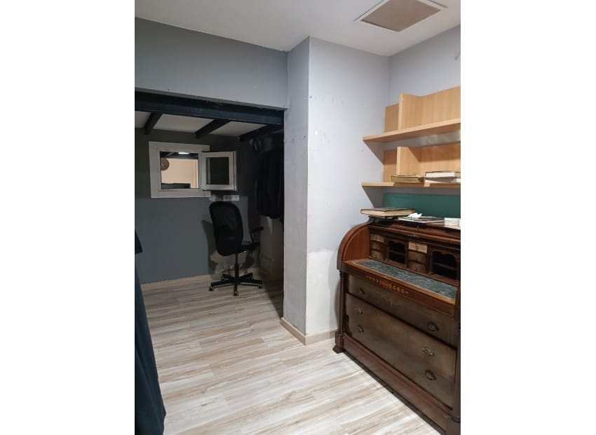 5 soverom Kommersiell til salgs i Barcelona by - € 375 000 (Ref: 9203479)