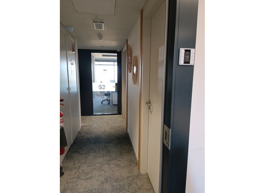 49 slaapkamer Kantoor voor vakantieverhuur in Barcelona stad - € 32.000 (Ref: 9386154)