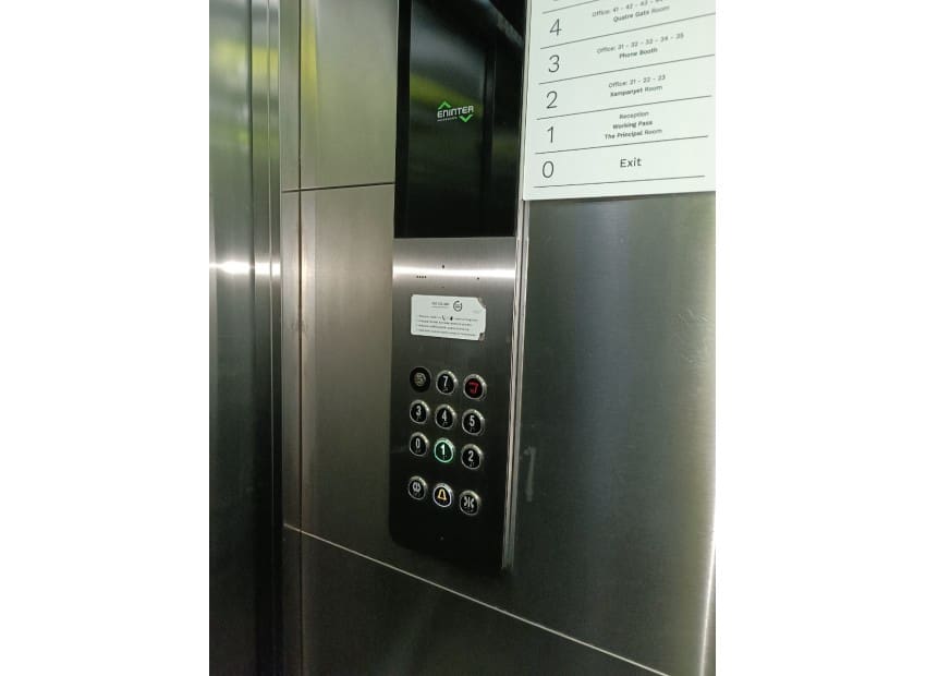 49 slaapkamer Kantoor voor vakantieverhuur in Barcelona stad - € 32.000 (Ref: 9386154)