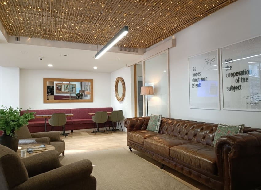 49 slaapkamer Kantoor voor vakantieverhuur in Barcelona stad - € 32.000 (Ref: 9386154)