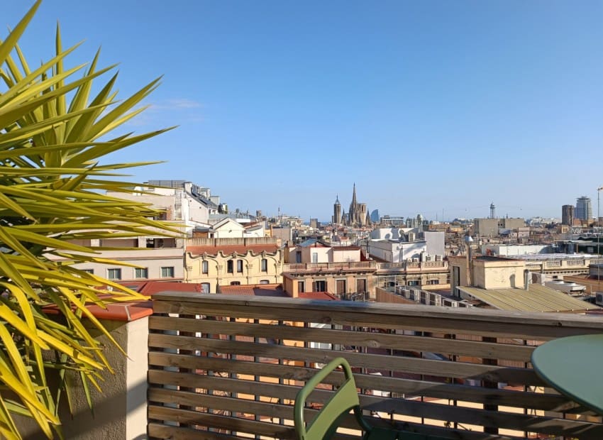 49 slaapkamer Kantoor voor vakantieverhuur in Barcelona stad - € 32.000 (Ref: 9386154)