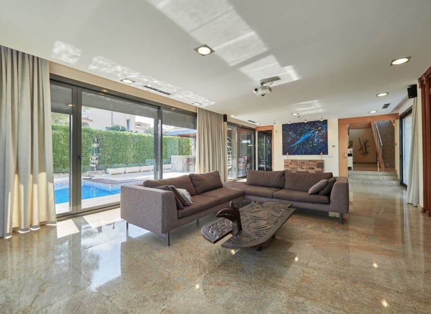 7 chambre Villa/Maison à vendre à Cunit avec piscine - 1 500 000 € (Ref: 9787846)