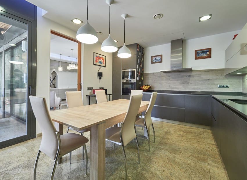 7 chambre Villa/Maison à vendre à Cunit avec piscine - 1 500 000 € (Ref: 9787846)