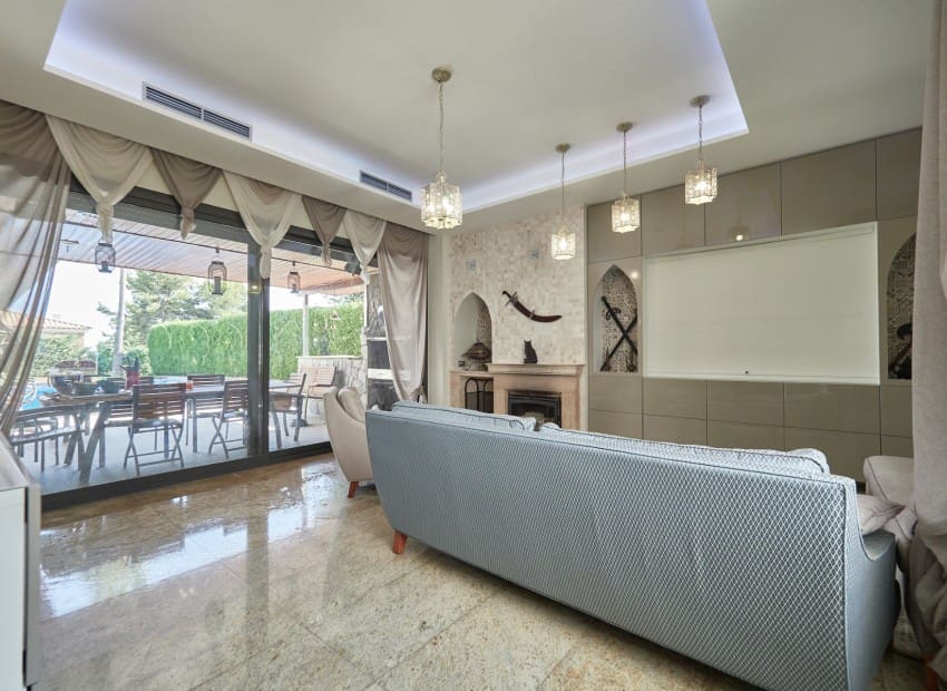 7 chambre Villa/Maison à vendre à Cunit avec piscine - 1 500 000 € (Ref: 9787846)