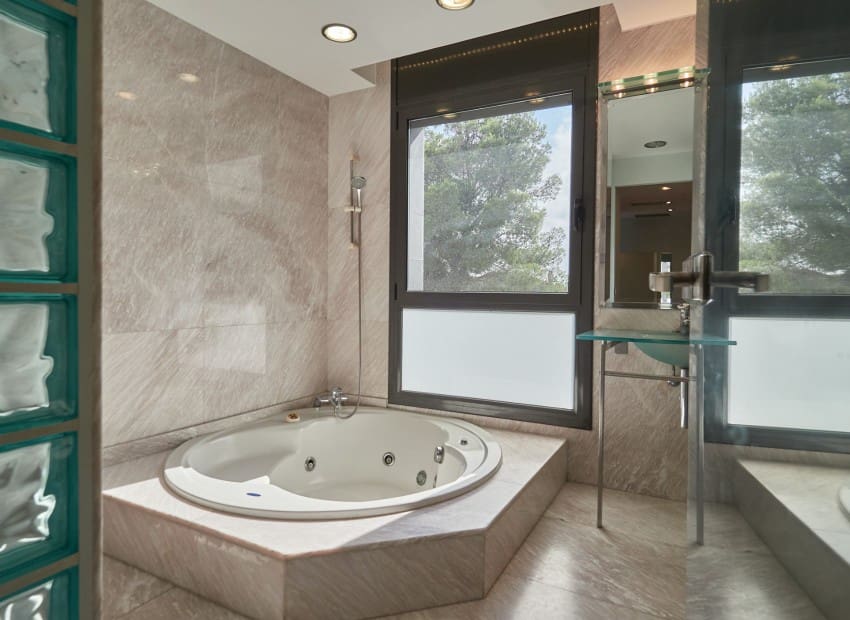 7 chambre Villa/Maison à vendre à Cunit avec piscine - 1 500 000 € (Ref: 9787846)