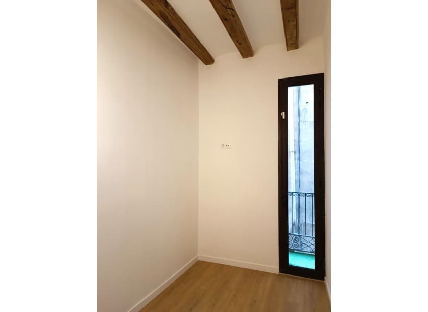 Mieszkanie na sprzedaż w Miasto Barcelona - 159 000 € (Ref: 9793725)