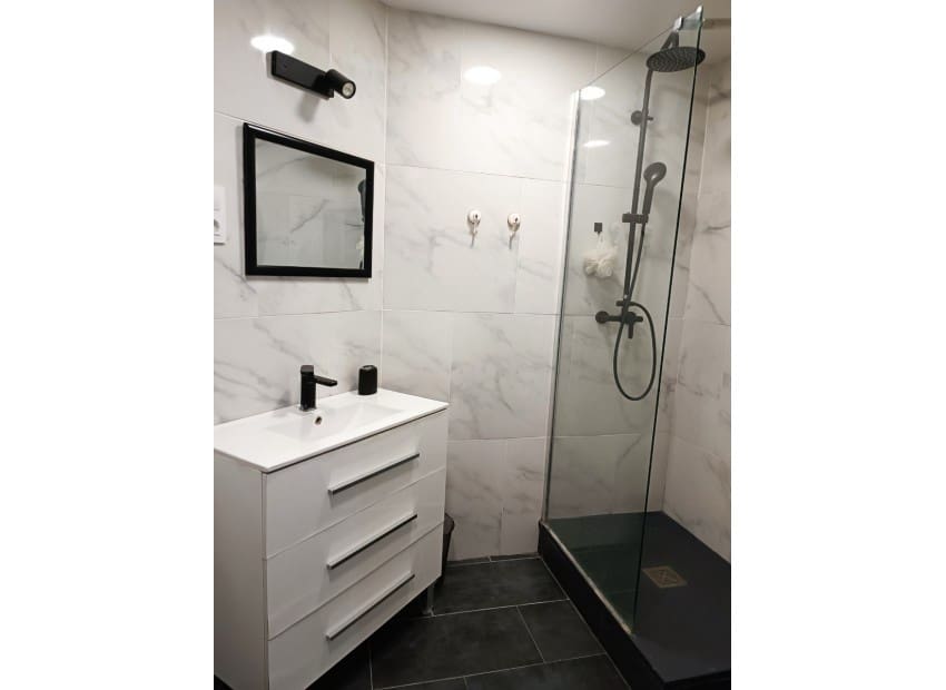 Mieszkanie na sprzedaż w Miasto Barcelona - 159 000 € (Ref: 9793725)