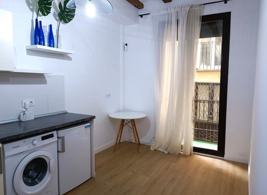 Mieszkanie na sprzedaż w Miasto Barcelona - 159 000 € (Ref: 9793725)