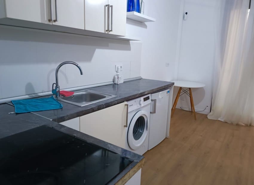 Mieszkanie na sprzedaż w Miasto Barcelona - 159 000 € (Ref: 9793725)