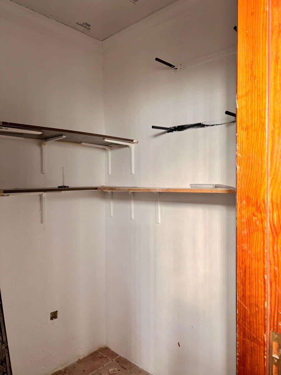 Commercieel te huur in Casillas - € 500 (Ref: 9613976)