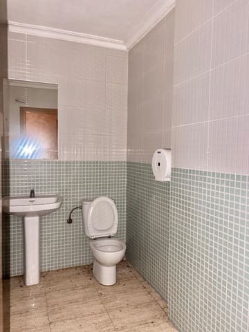 Commercieel te huur in Casillas, Murcia stad - € 500 (Ref: 9613976)