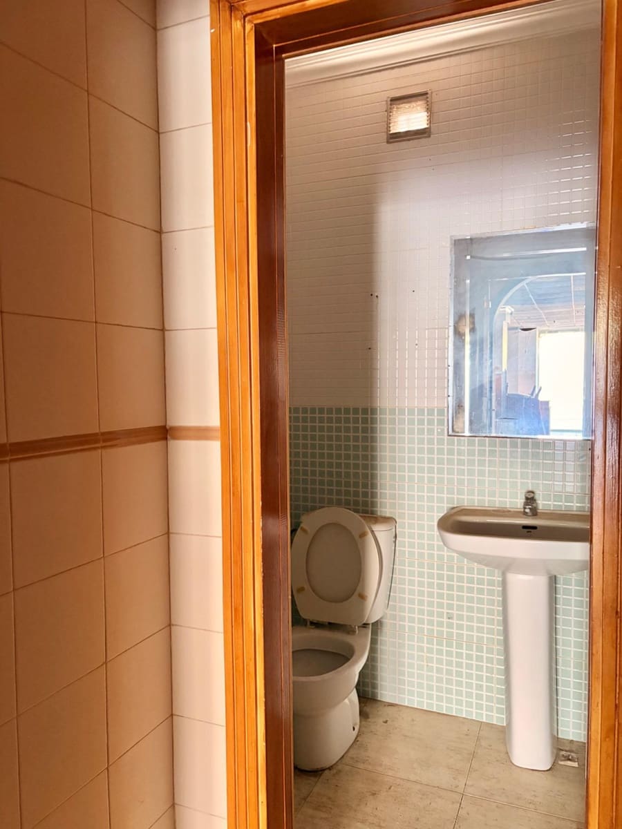 Commercieel te huur in Casillas - € 500 (Ref: 9613976)