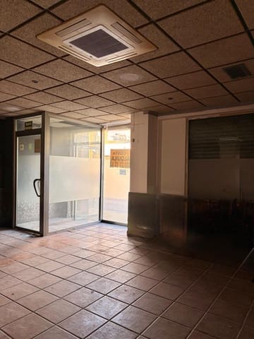 Commercieel te huur in Casillas, Murcia stad - € 500 (Ref: 9613976)