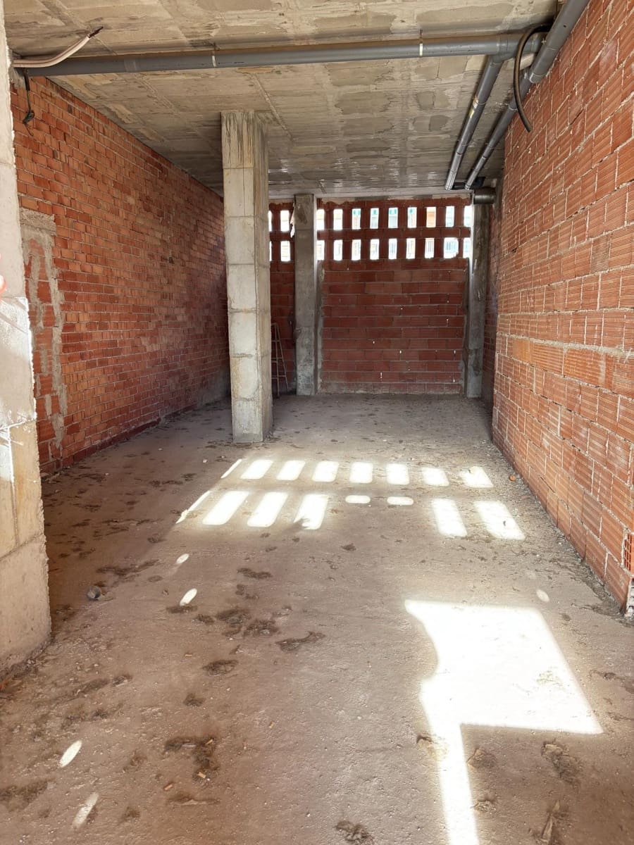 Commercieel te koop in Zarandona - € 66.000 (Ref: 9613980)