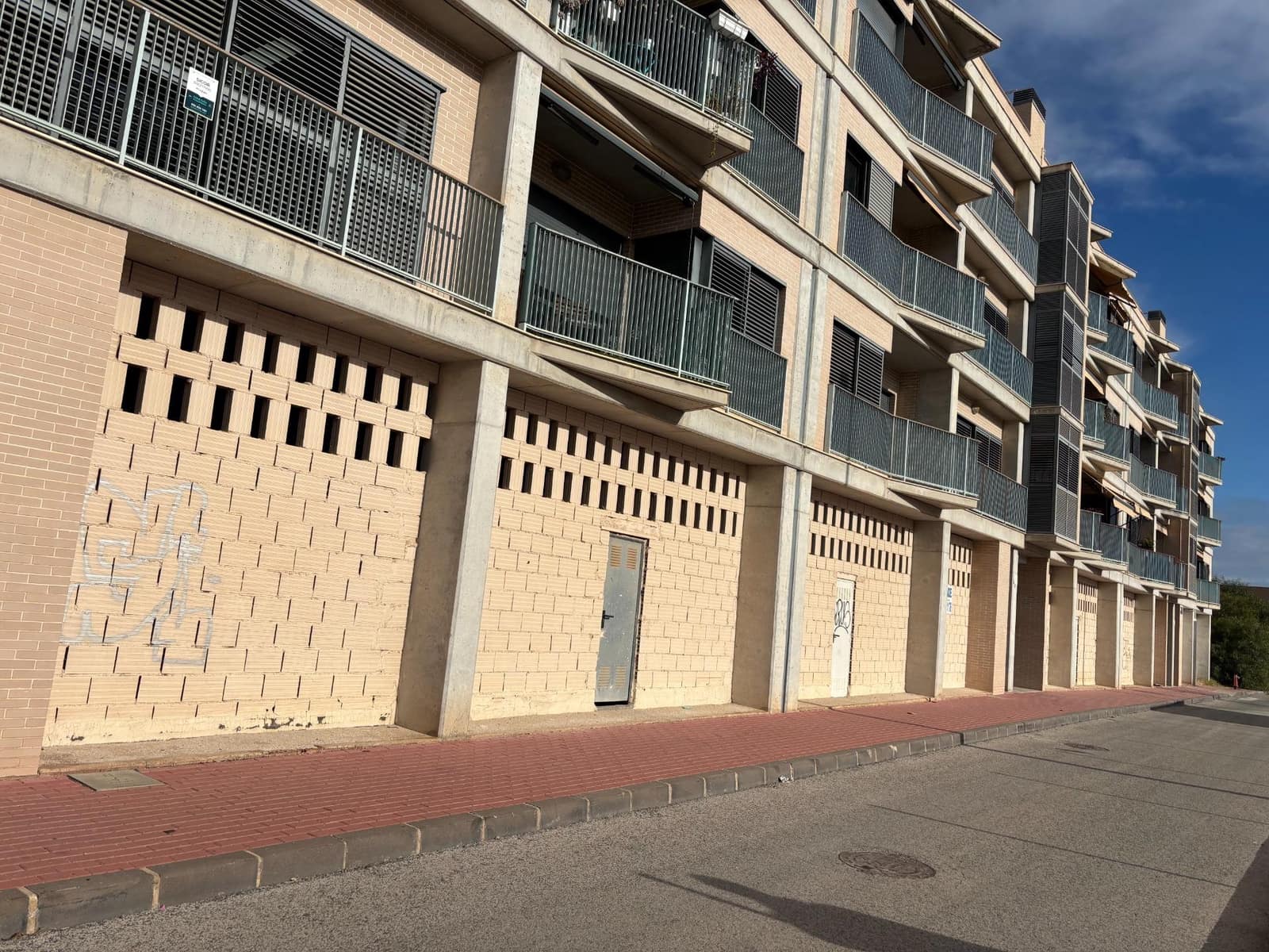 Commercieel te koop in Zarandona - € 66.000 (Ref: 9613980)