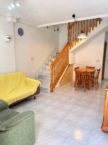 4 slaapkamer Rijtjeshuis te koop in Pueblo Latino, Pilar de la Horadada met garage - € 205.000 (Ref: 9613982)