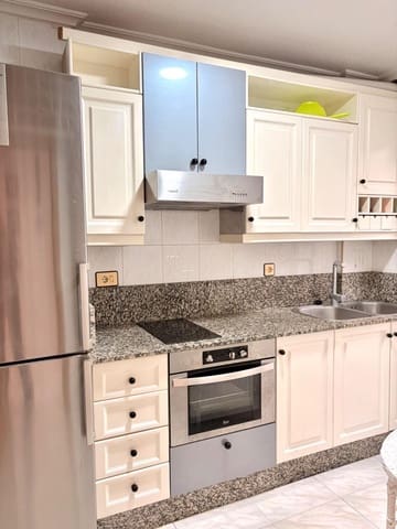 4 slaapkamer Rijtjeshuis te koop in Pueblo Latino, Pilar de la Horadada met garage - € 205.000 (Ref: 9613982)