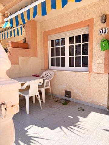 4 slaapkamer Rijtjeshuis te koop in Pueblo Latino, Pilar de la Horadada met garage - € 205.000 (Ref: 9613982)