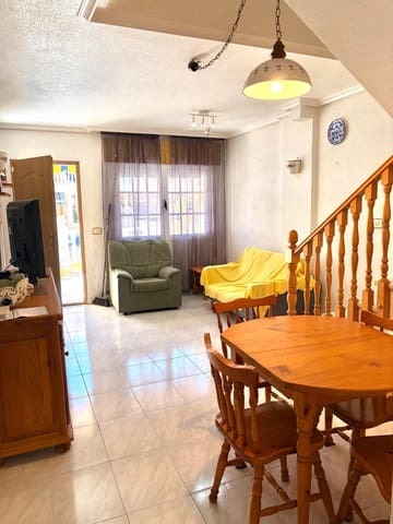 4 slaapkamer Rijtjeshuis te koop in Pueblo Latino, Pilar de la Horadada met garage - € 205.000 (Ref: 9613982)