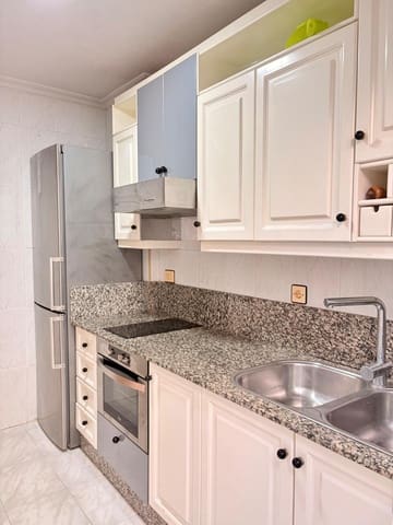 4 slaapkamer Rijtjeshuis te koop in Pueblo Latino, Pilar de la Horadada met garage - € 205.000 (Ref: 9613982)