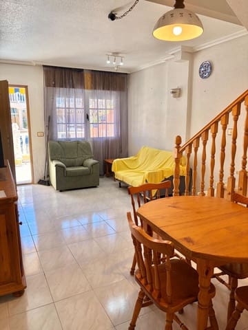 4 slaapkamer Rijtjeshuis te koop in Pueblo Latino, Pilar de la Horadada met garage - € 205.000 (Ref: 9613982)