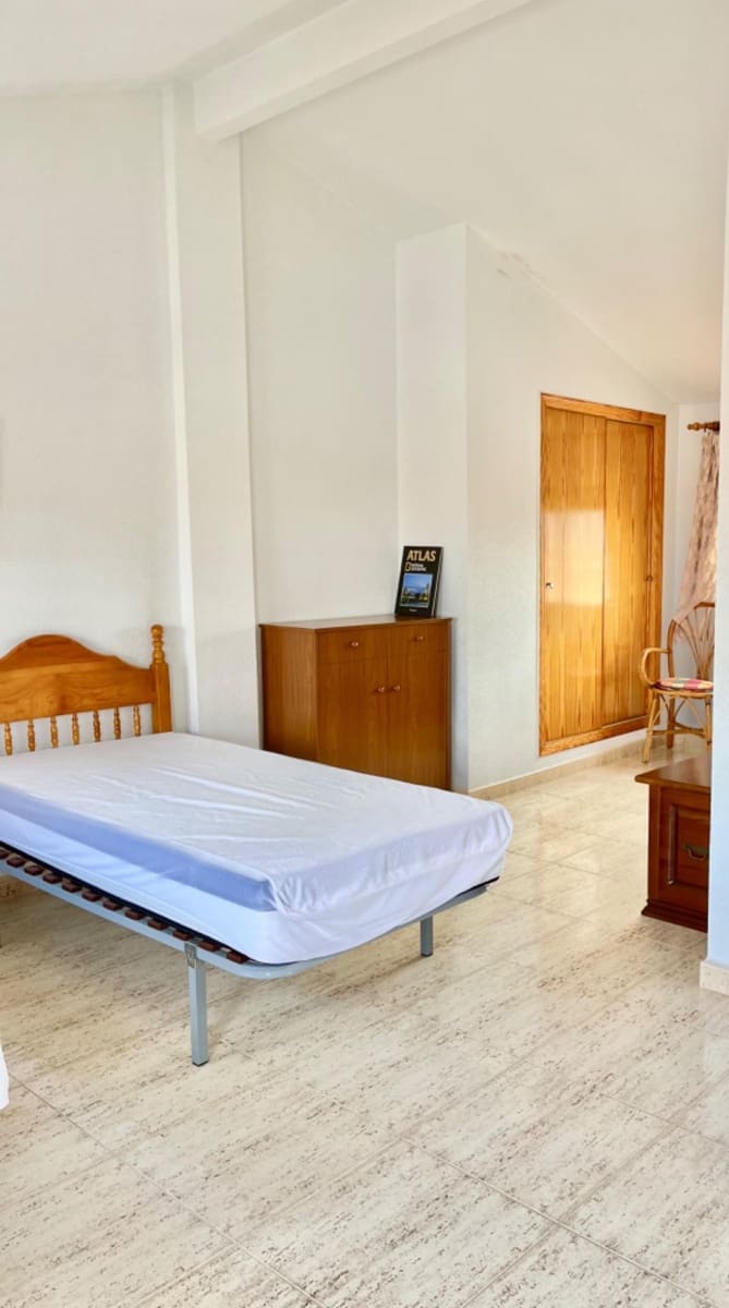 4 sovrum Semi-fristående Villa till salu i Torre de la Horadada med pool - 245 000 € (Ref: 9613984)