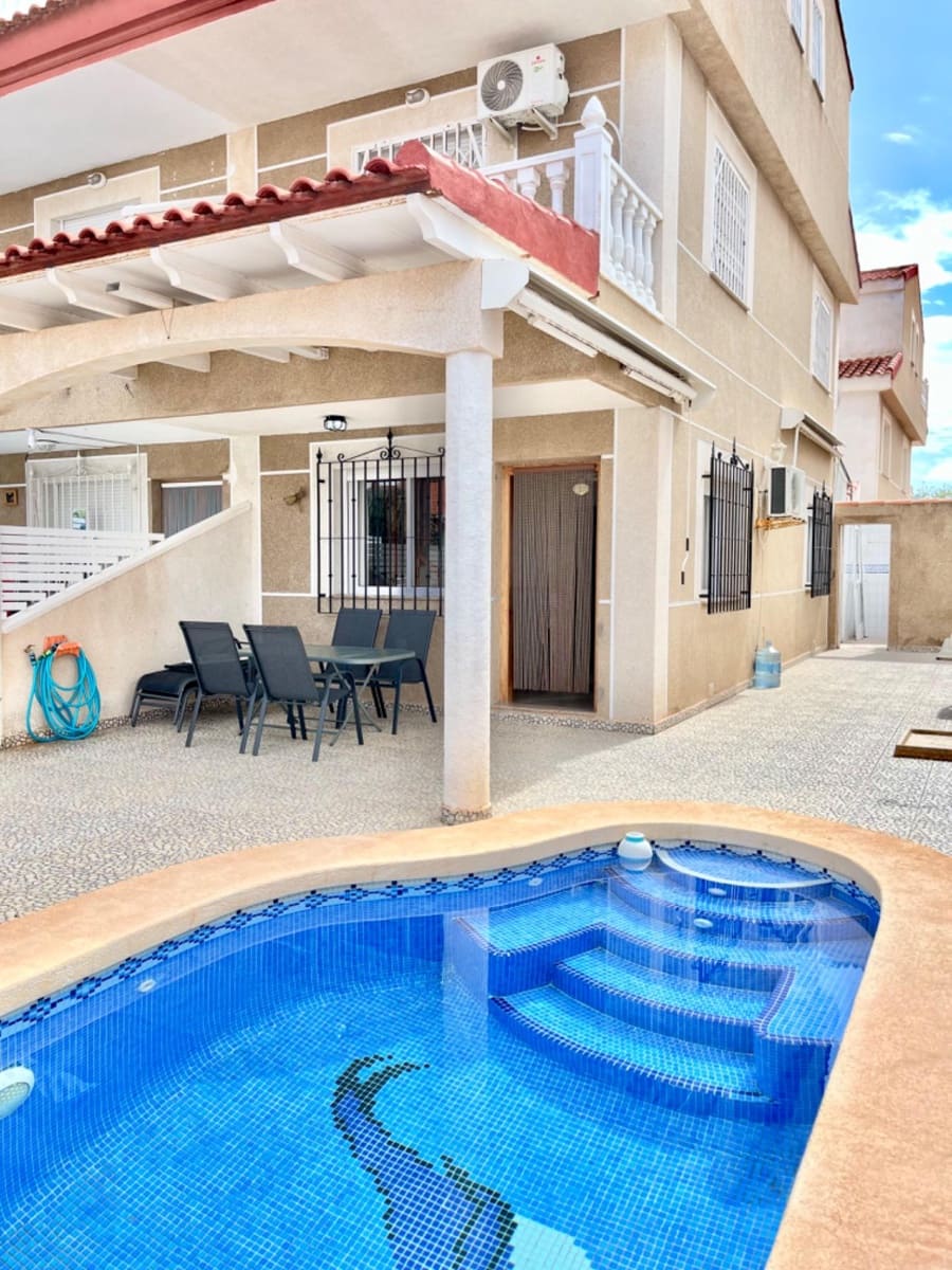 4 sovrum Semi-fristående Villa till salu i Torre de la Horadada med pool - 245 000 € (Ref: 9613984)