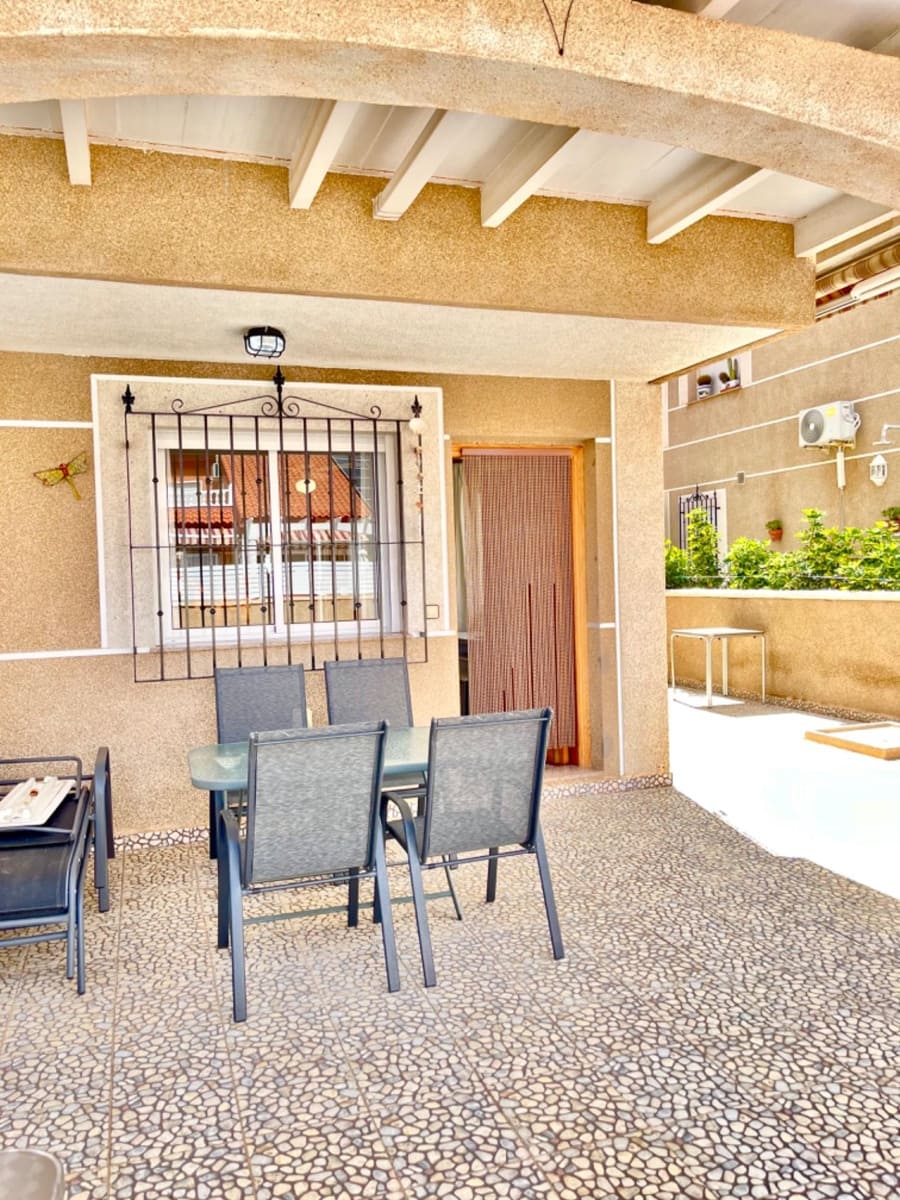 4 sovrum Semi-fristående Villa till salu i Torre de la Horadada med pool - 245 000 € (Ref: 9613984)