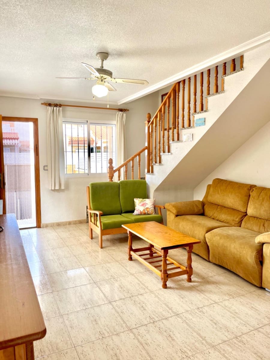 4 sovrum Semi-fristående Villa till salu i Torre de la Horadada med pool - 245 000 € (Ref: 9613984)