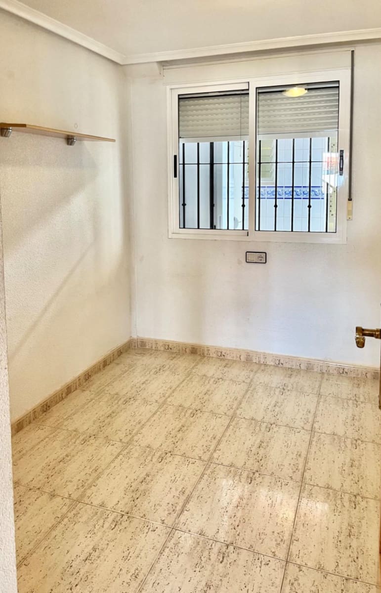 4 sovrum Semi-fristående Villa till salu i Torre de la Horadada med pool - 245 000 € (Ref: 9613984)