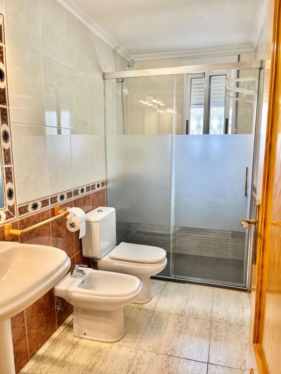 4 sovrum Semi-fristående Villa till salu i Torre de la Horadada med pool - 245 000 € (Ref: 9613984)