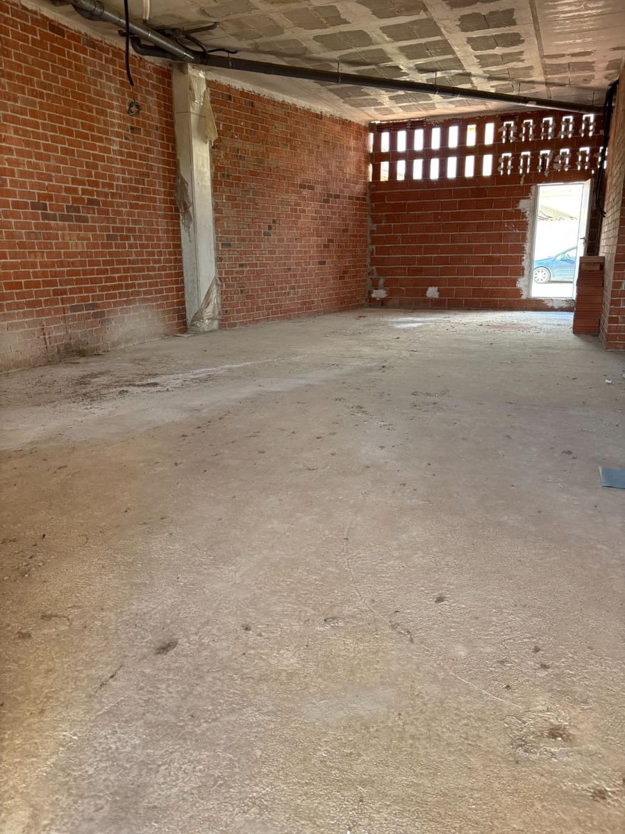 Commercieel te koop in Zarandona - € 146.000 (Ref: 9613988)