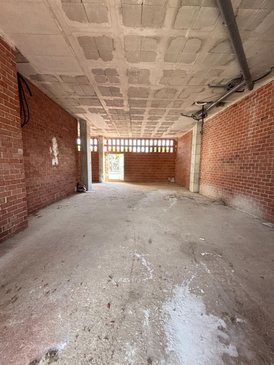 Commercieel te koop in Zarandona - € 146.000 (Ref: 9613988)