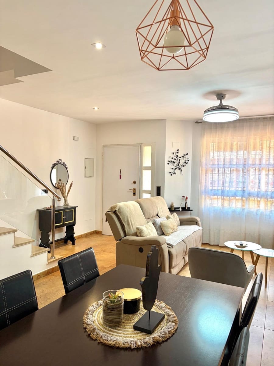 3 sovrum Radhus till salu i Casillas - 230 000 € (Ref: 9613995)