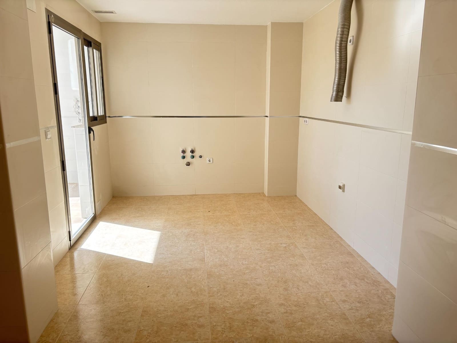 3 bedroom Flat for sale in Casillas with garage - € 169,900 (Ref: 9614000)