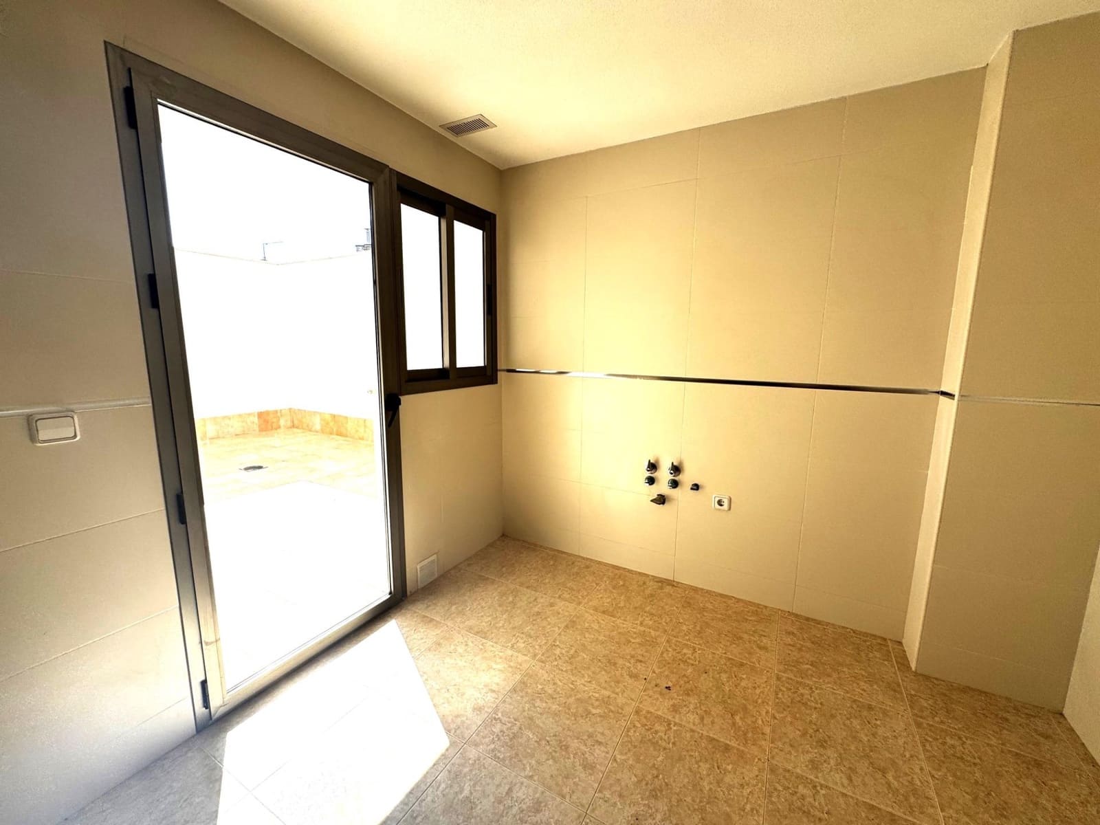 3 bedroom Flat for sale in Casillas with garage - € 169,900 (Ref: 9614000)