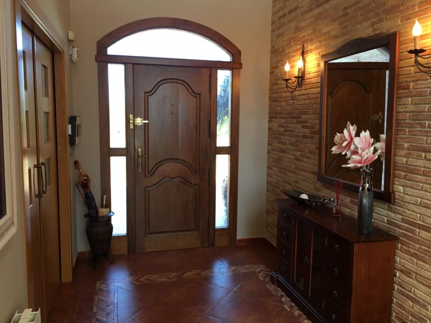 Chalet de 5 habitaciones en Santa Cruz en venta con piscina garaje - 550.000 € (Ref: 9614003)