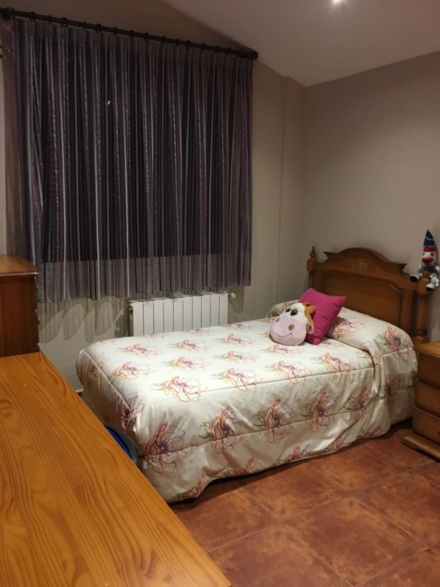 Chalet de 5 habitaciones en Santa Cruz en venta con piscina garaje - 550.000 € (Ref: 9614003)