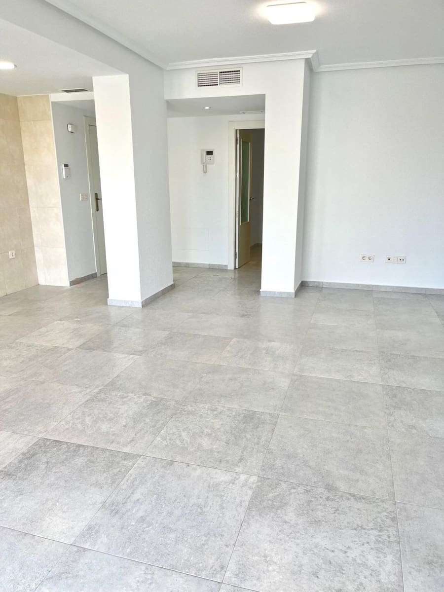 Flat te koop in Los Ramos met garage - € 125.000 (Ref: 9614004)