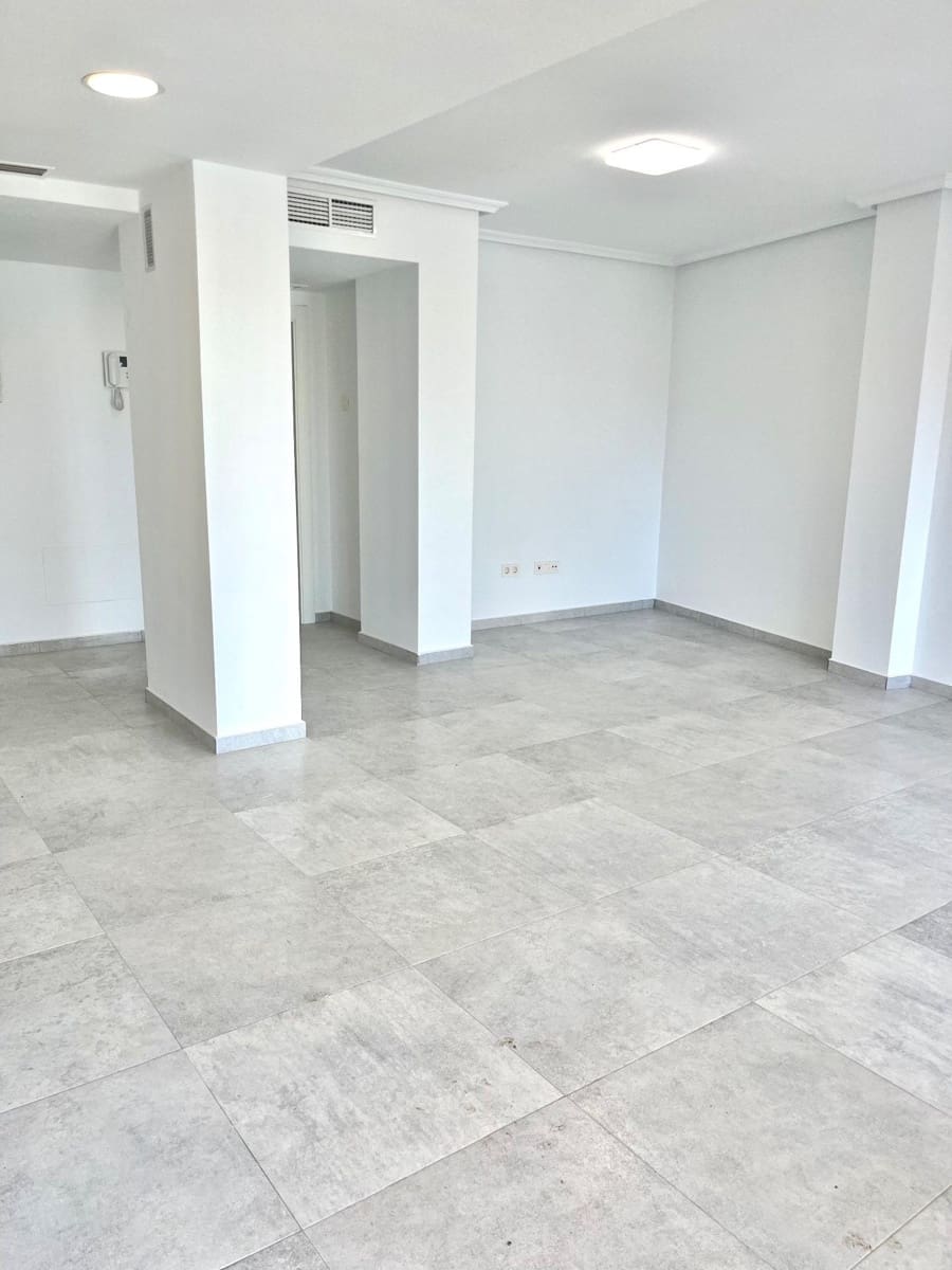 Flat te koop in Los Ramos met garage - € 125.000 (Ref: 9614004)