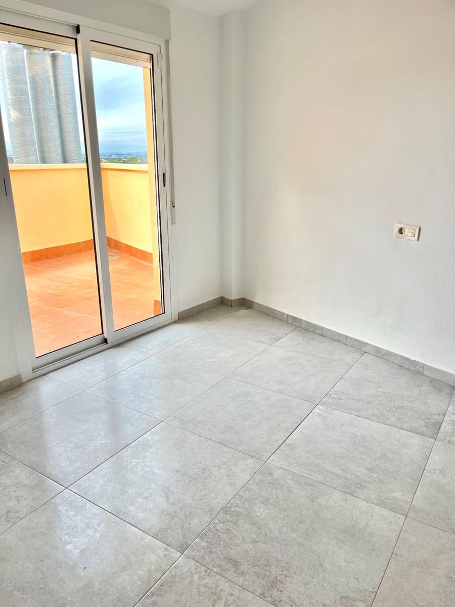 Flat te koop in Los Ramos met garage - € 125.000 (Ref: 9614004)