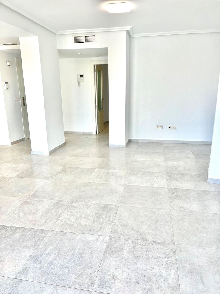 Flat te koop in Los Ramos met garage - € 125.000 (Ref: 9614004)