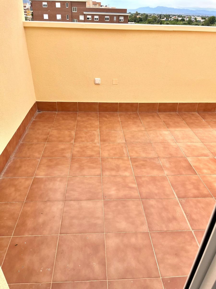 Flat te koop in Los Ramos met garage - € 125.000 (Ref: 9614004)