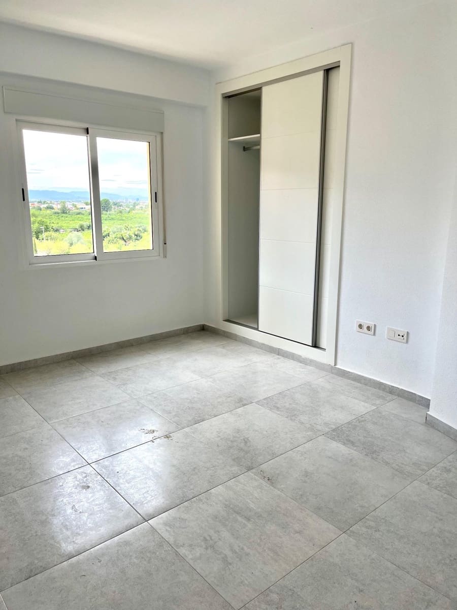 Flat te koop in Los Ramos met garage - € 125.000 (Ref: 9614004)