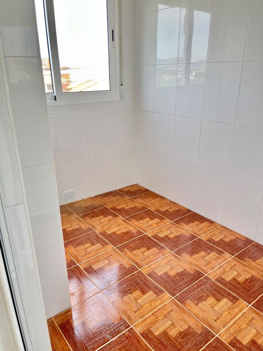 Flat te koop in Los Ramos met garage - € 125.000 (Ref: 9614004)