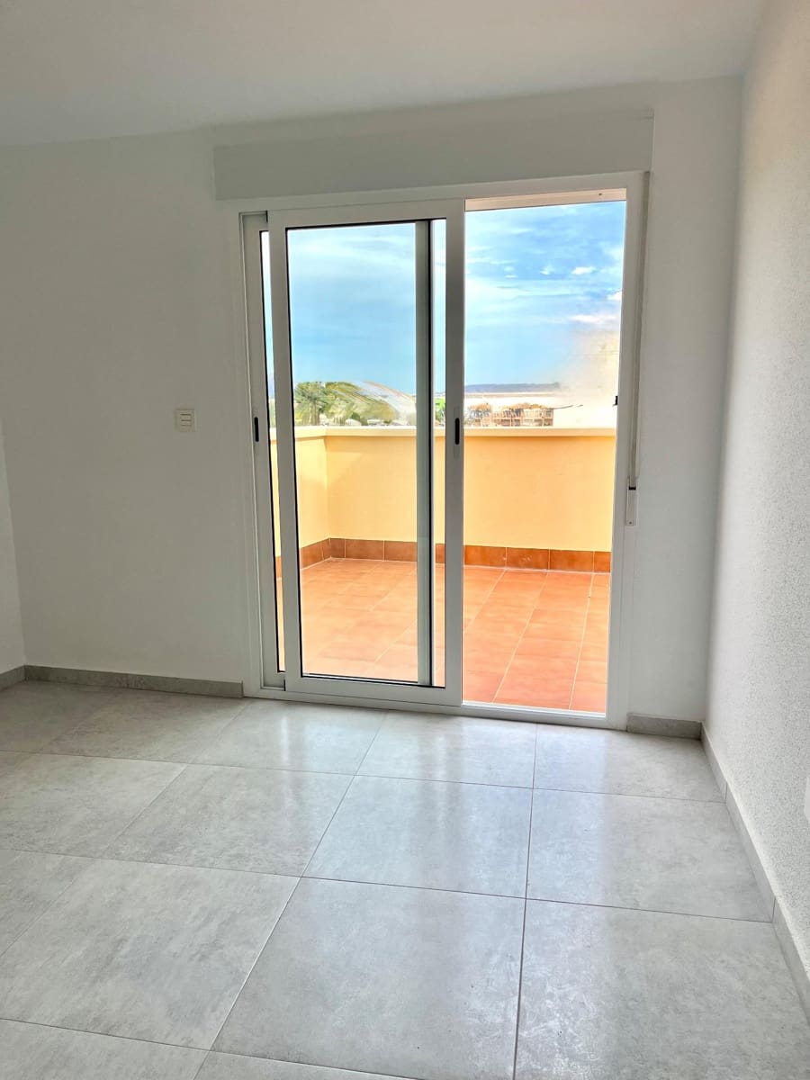 Flat te koop in Los Ramos met garage - € 125.000 (Ref: 9614004)