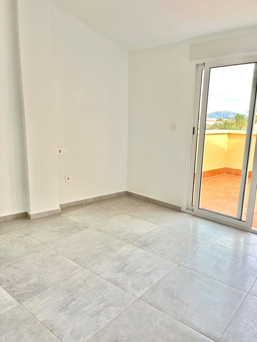 Flat te koop in Los Ramos met garage - € 125.000 (Ref: 9614004)