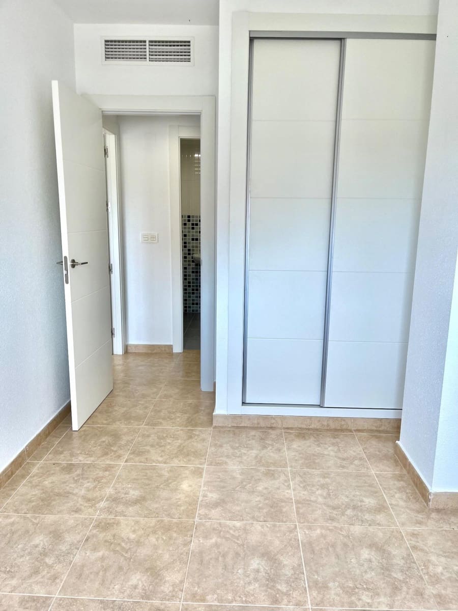 Flat te koop in Los Ramos met garage - € 125.000 (Ref: 9614004)