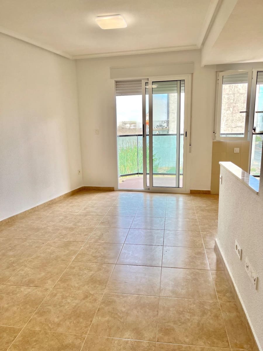 Flat te koop in Los Ramos met garage - € 125.000 (Ref: 9614004)