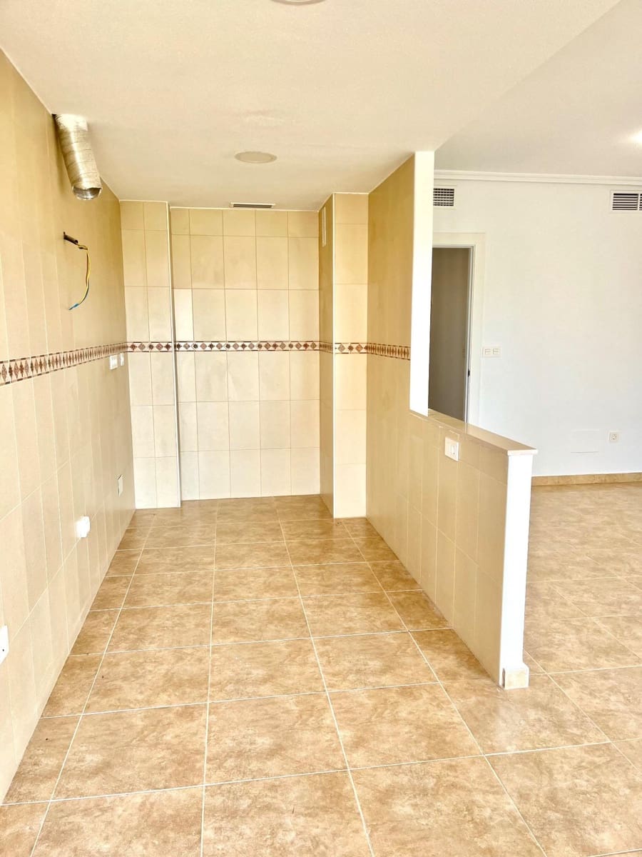 Flat te koop in Los Ramos met garage - € 125.000 (Ref: 9614004)